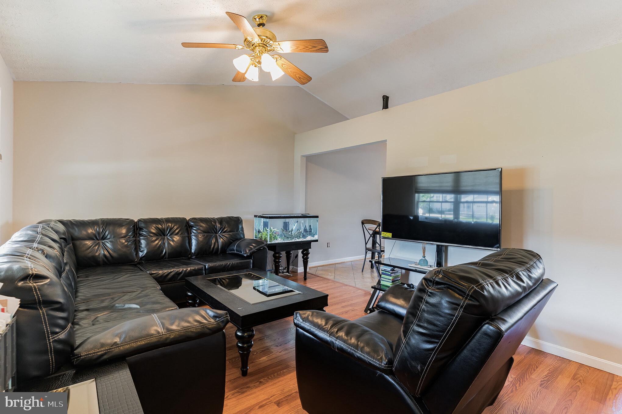 EMERALD HILLS ESTATES - Residential