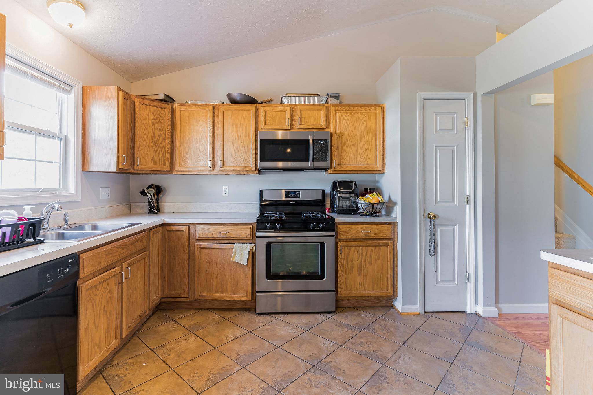 EMERALD HILLS ESTATES - Residential