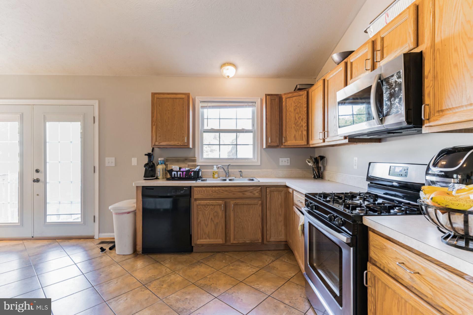 EMERALD HILLS ESTATES - Residential