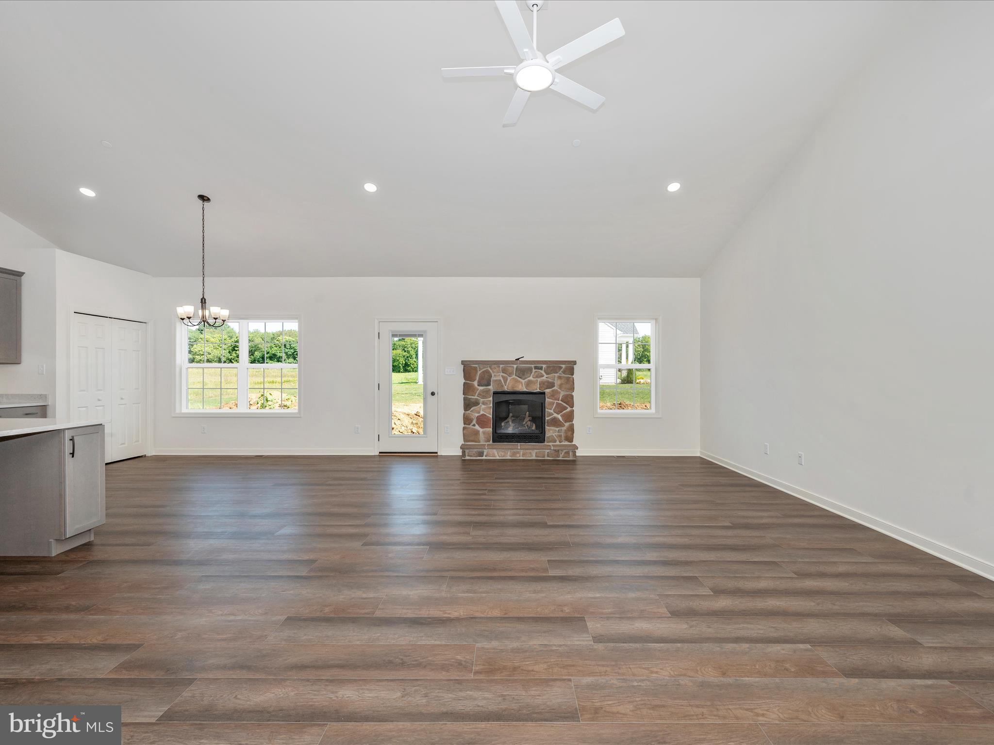 PARADISE HEIGHTS - Residential