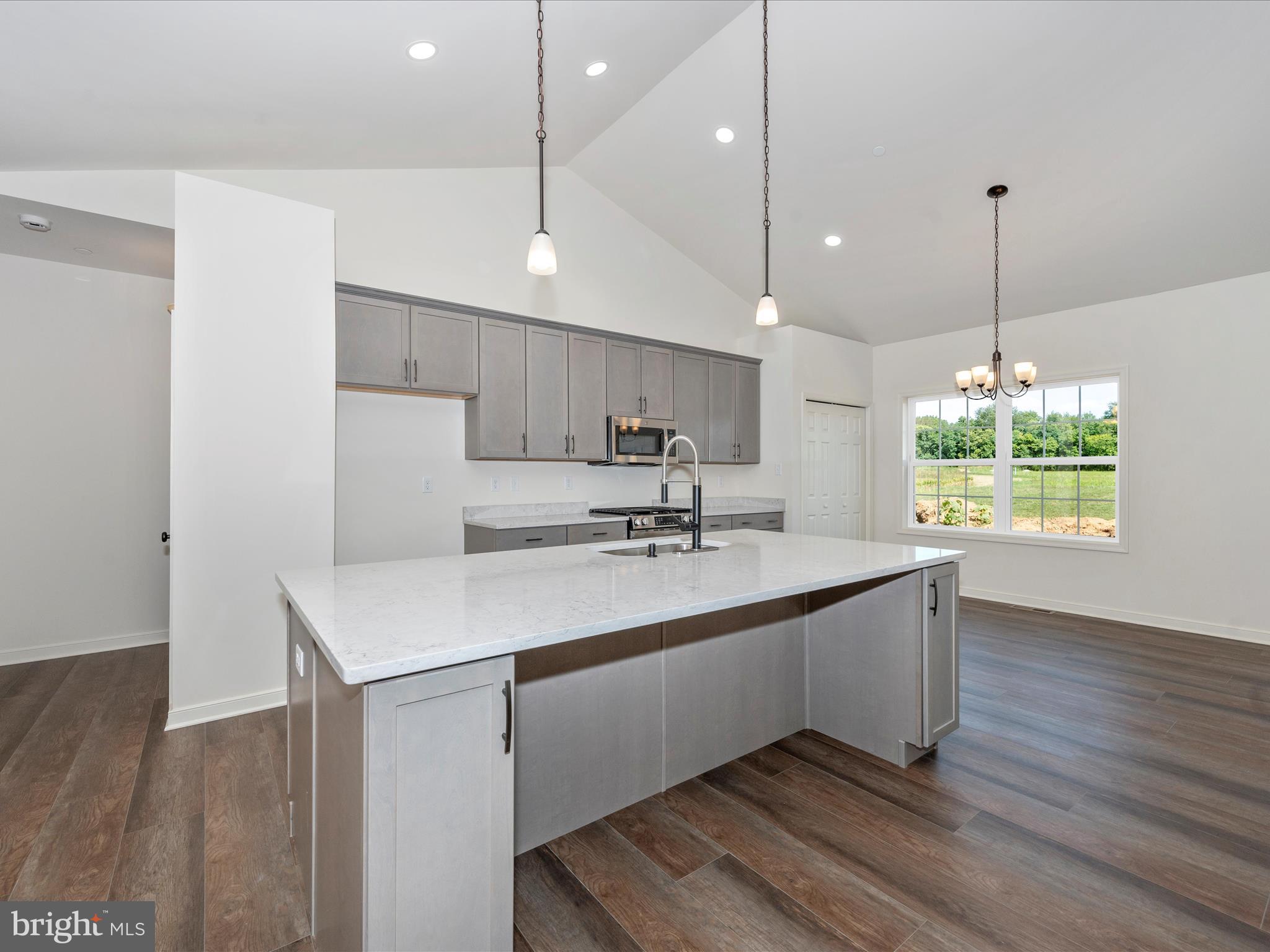 PARADISE HEIGHTS - Residential