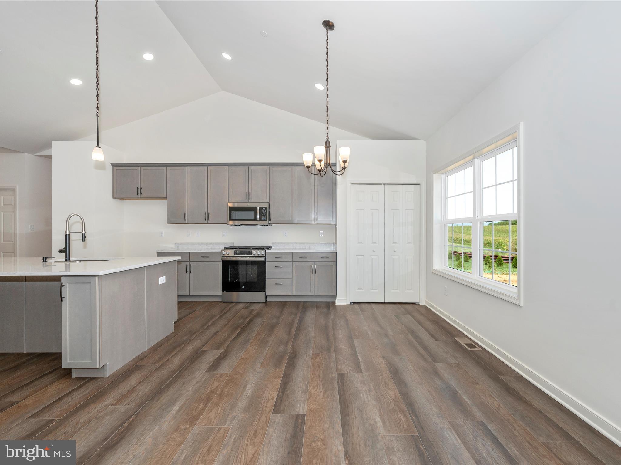 PARADISE HEIGHTS - Residential