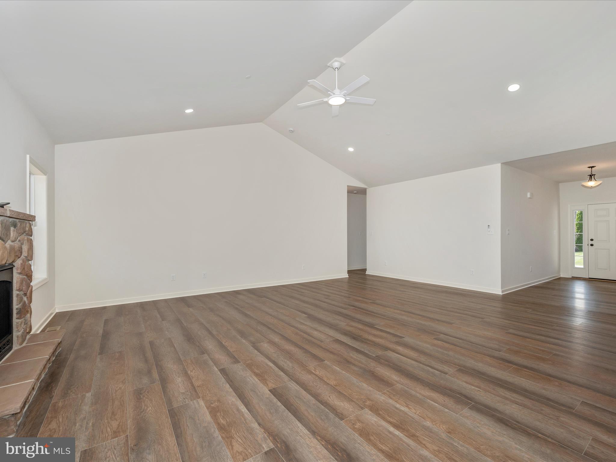 PARADISE HEIGHTS - Residential