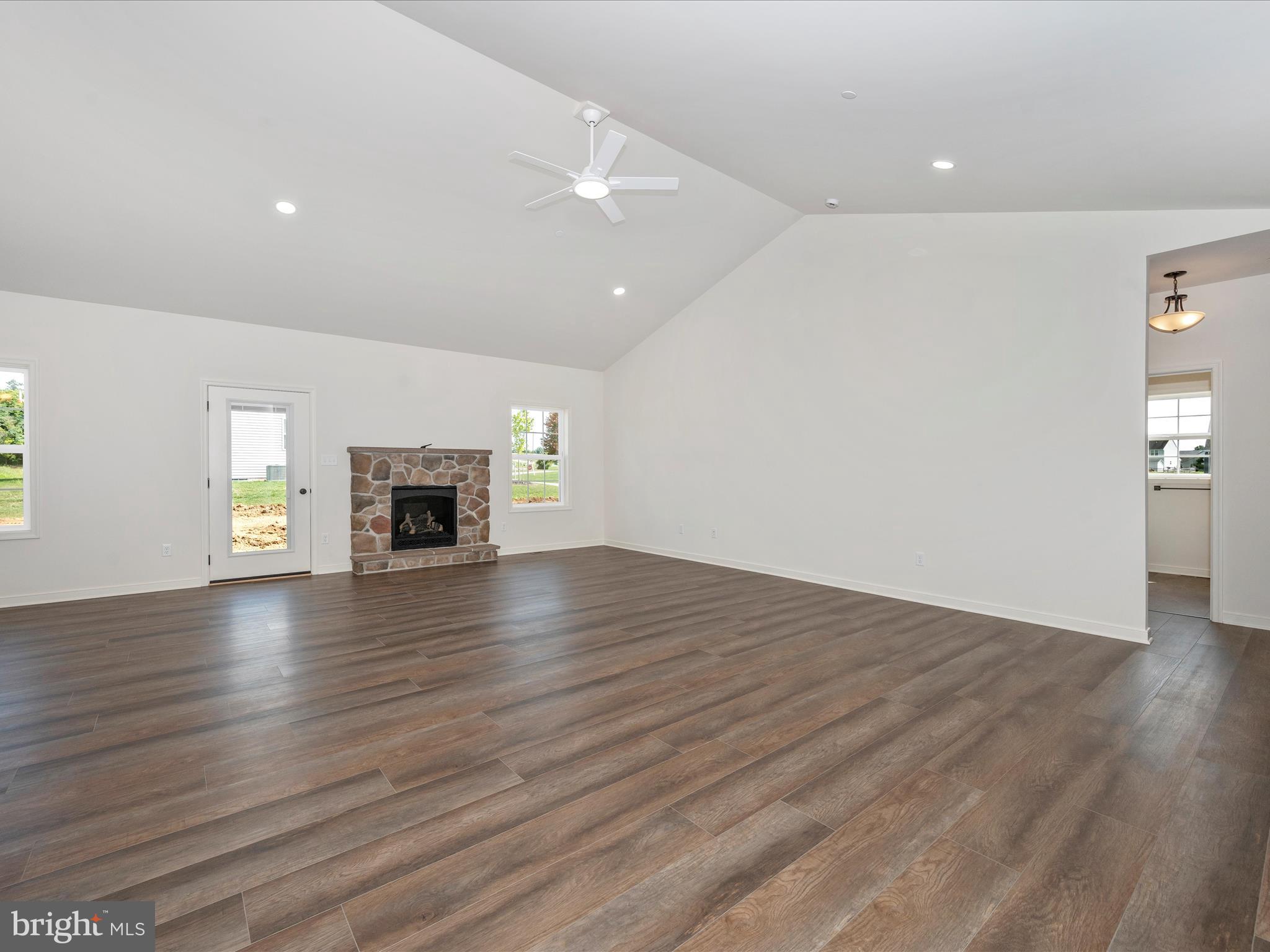 PARADISE HEIGHTS - Residential