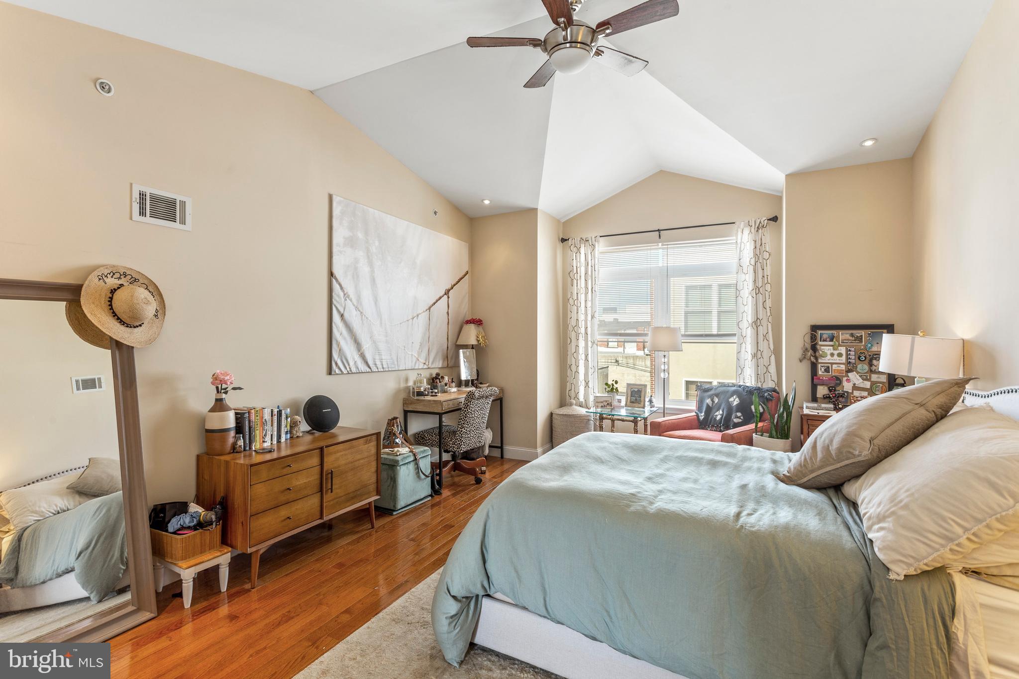 POINT BREEZE - Residential