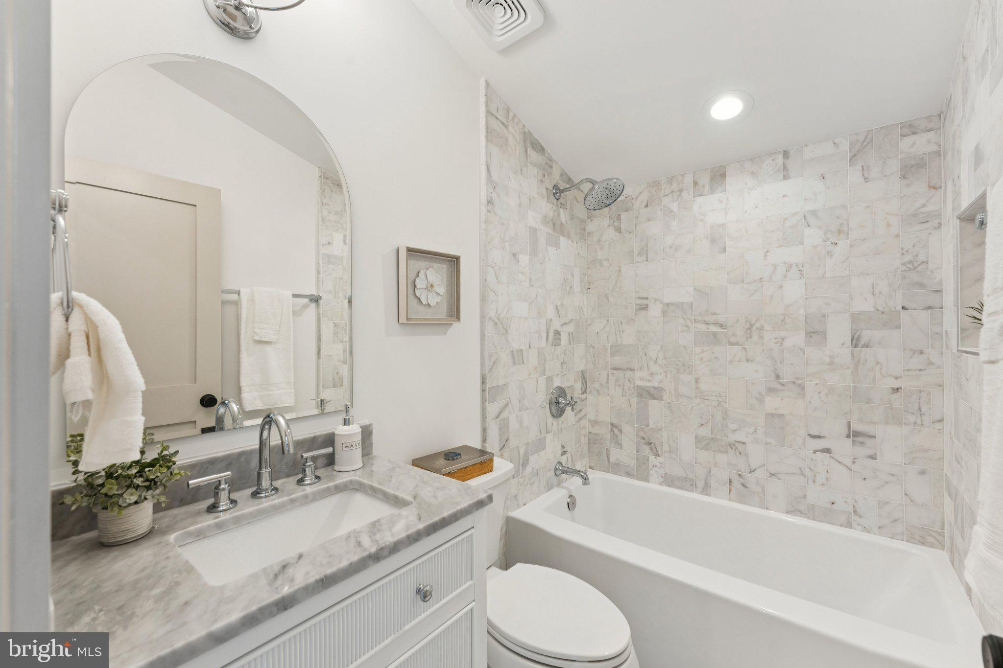 CHEVY CHASE - Residential