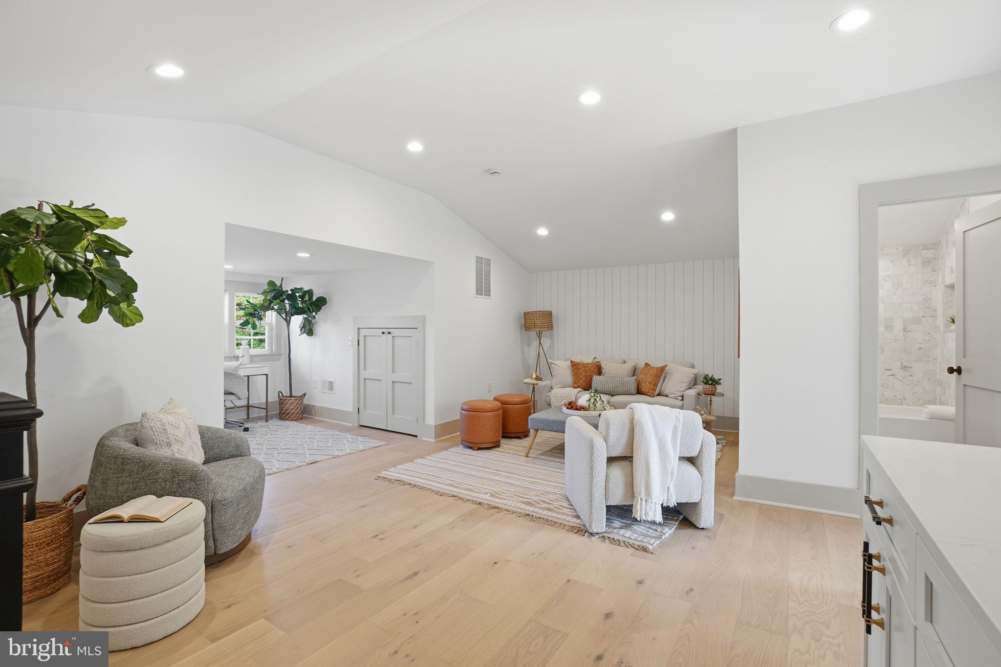 CHEVY CHASE - Residential