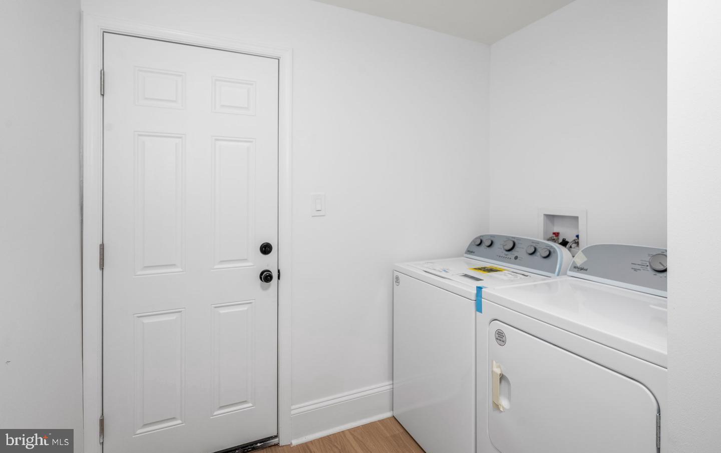 PORT RICHMOND - Residential Lease