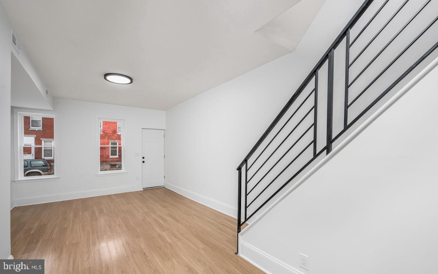 PORT RICHMOND - Residential Lease