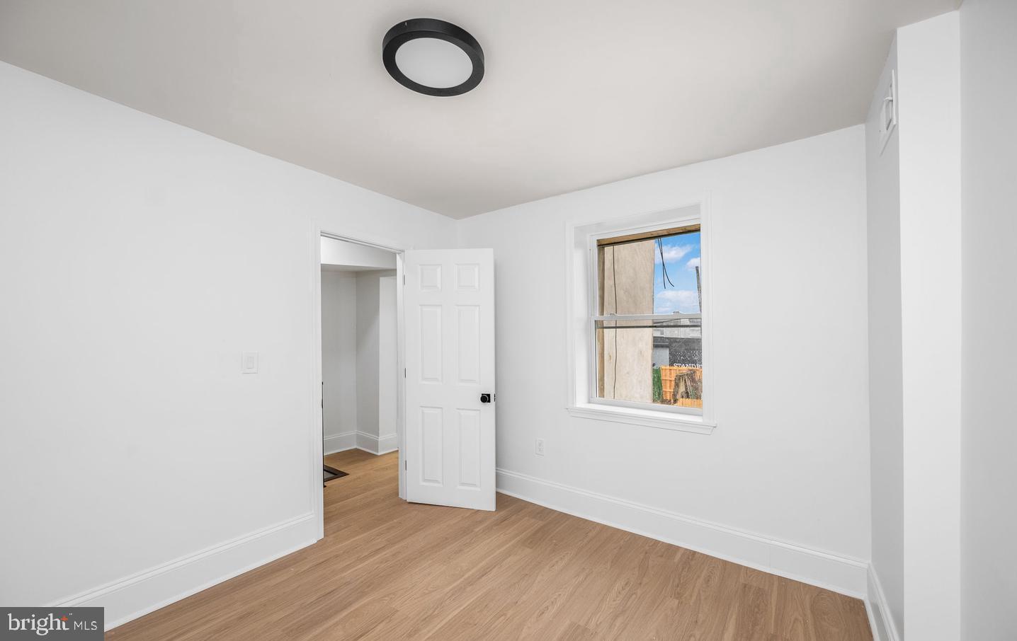 PORT RICHMOND - Residential Lease