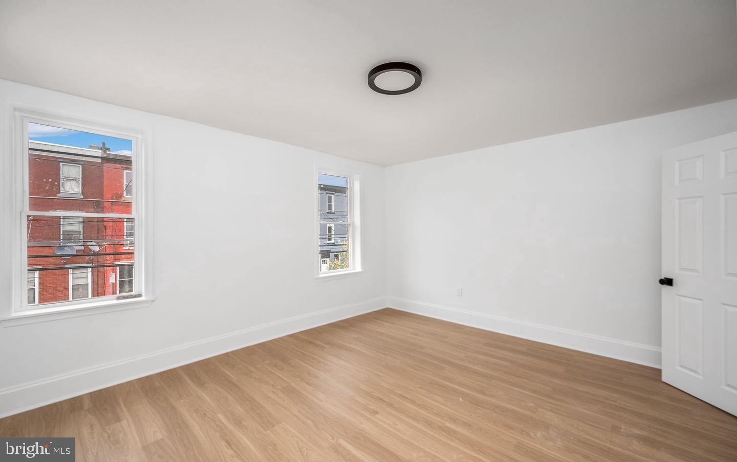 PORT RICHMOND - Residential Lease