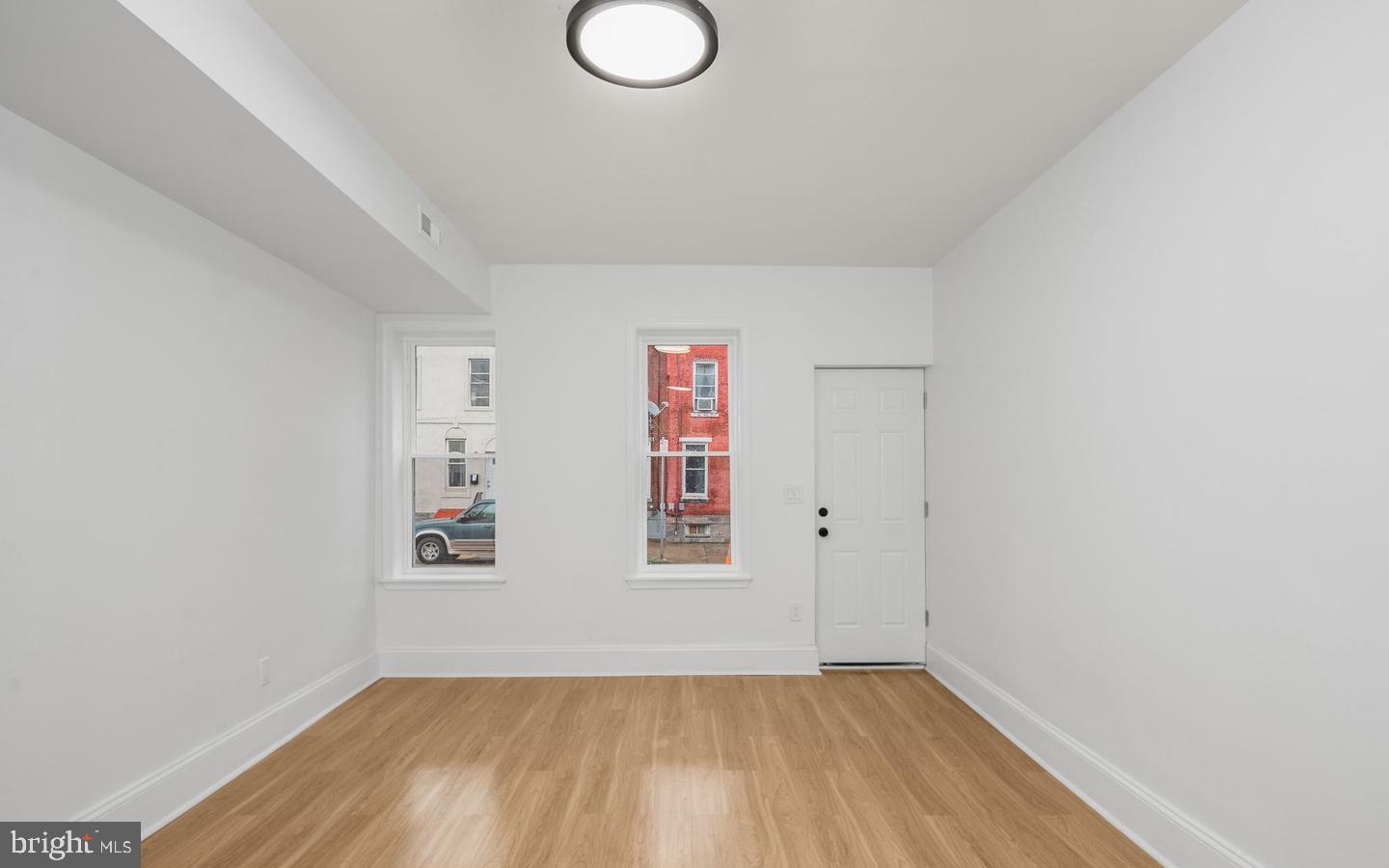 PORT RICHMOND - Residential Lease