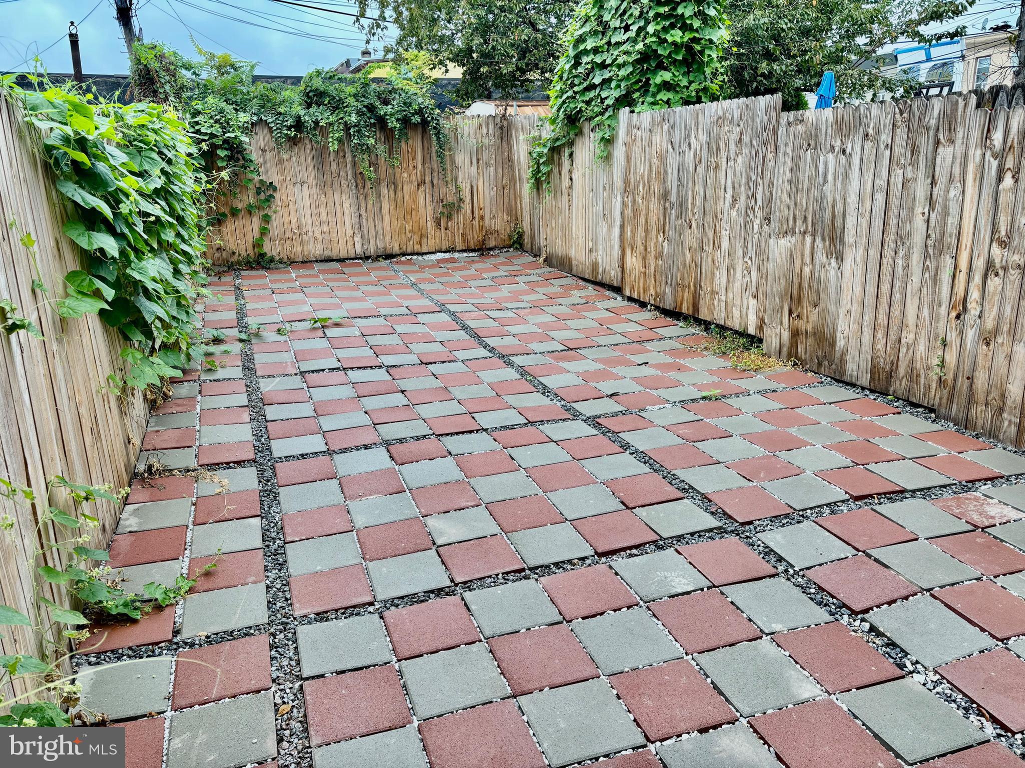 PORT RICHMOND - Residential Lease