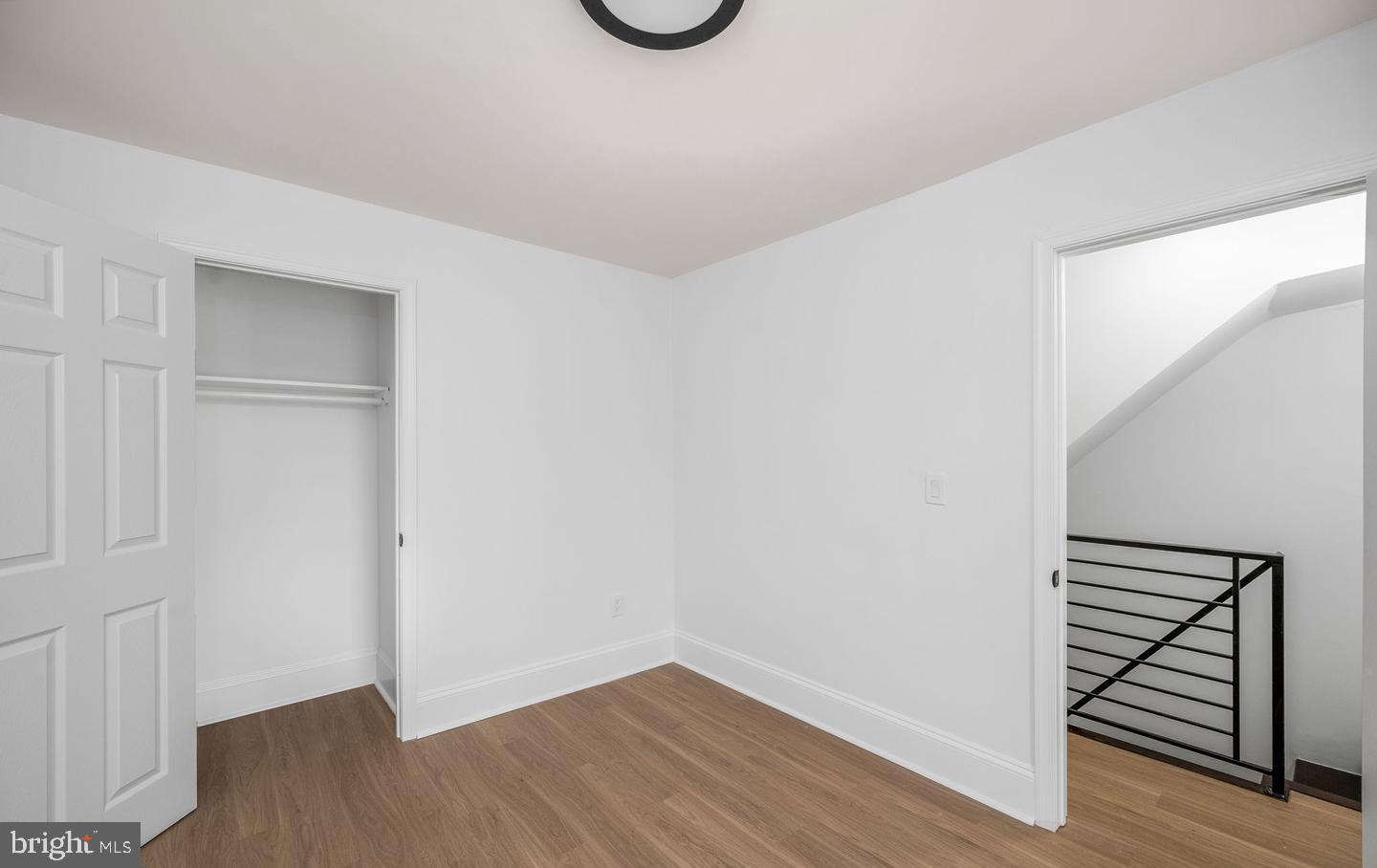 PORT RICHMOND - Residential Lease