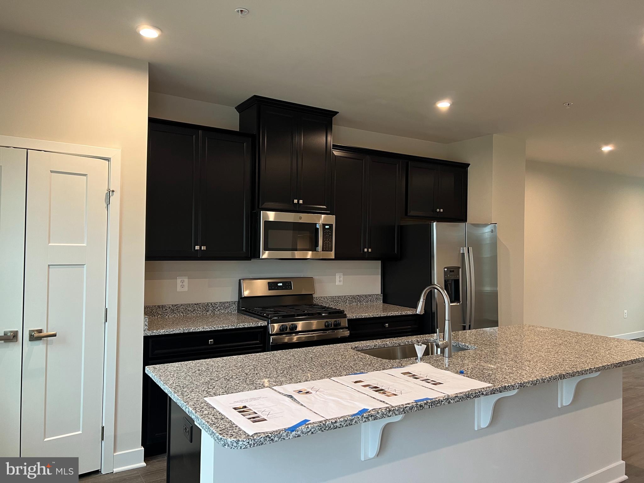 SOUTHLAKE - Residential