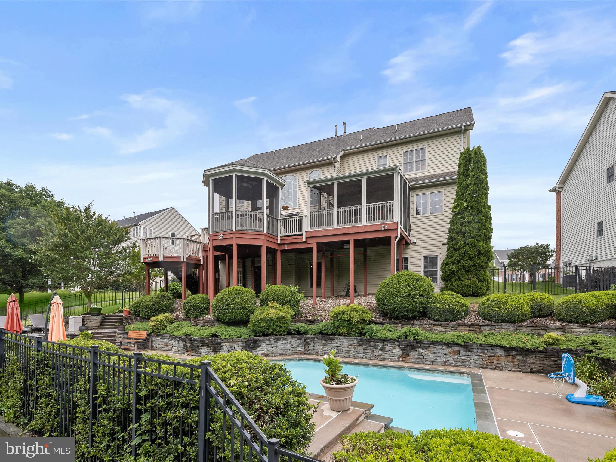 GROVEMONT - Residential