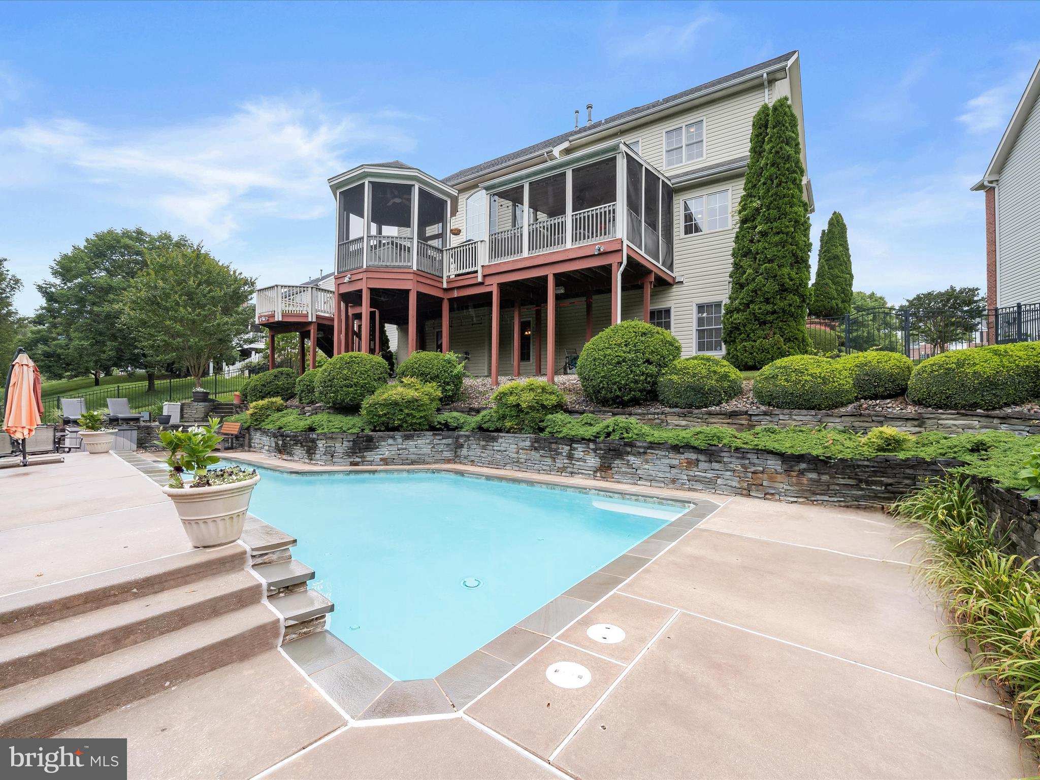 GROVEMONT - Residential