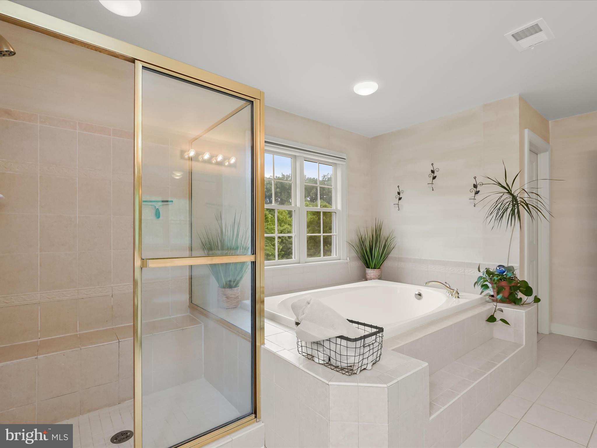 GROVEMONT - Residential