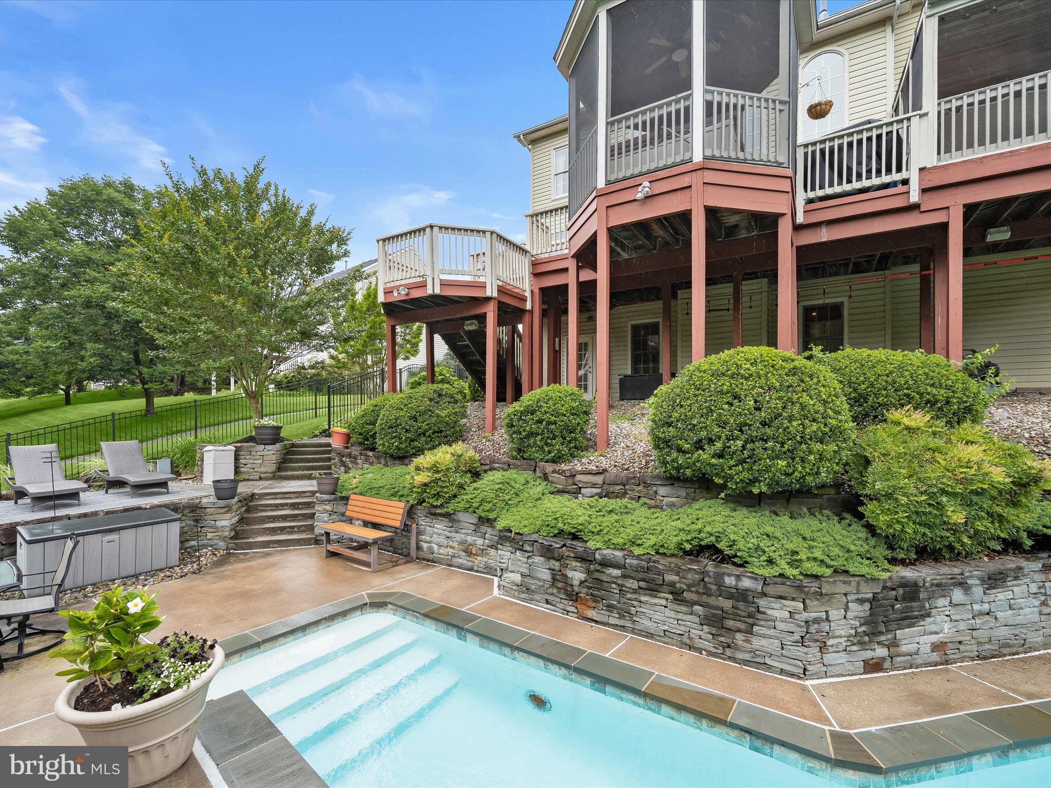 GROVEMONT - Residential