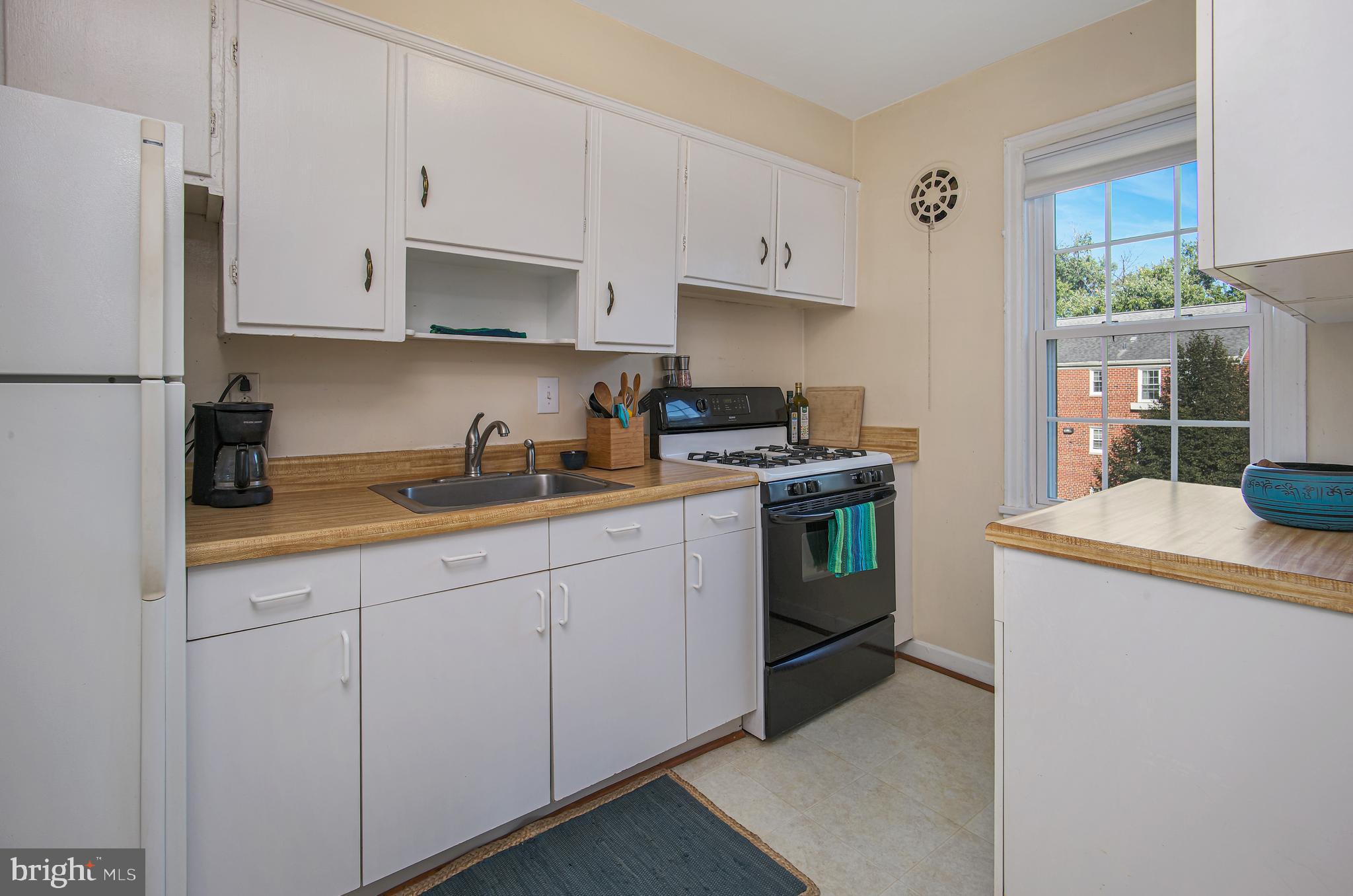 BELLE VIEW CONDOMINIUMS - Residential