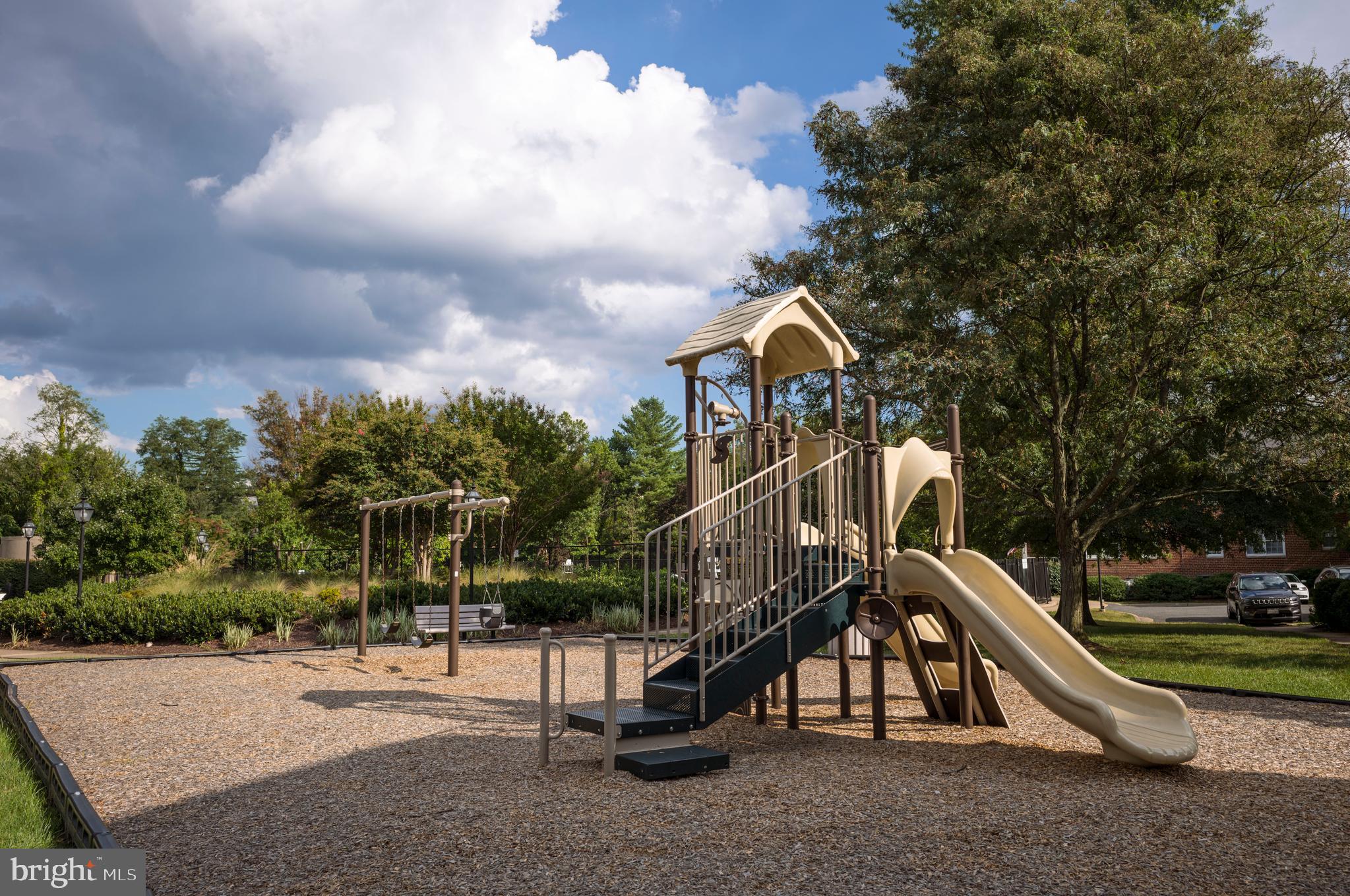 BELLE VIEW CONDOMINIUMS - Residential