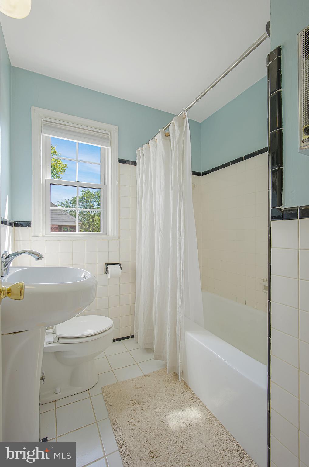 BELLE VIEW CONDOMINIUMS - Residential