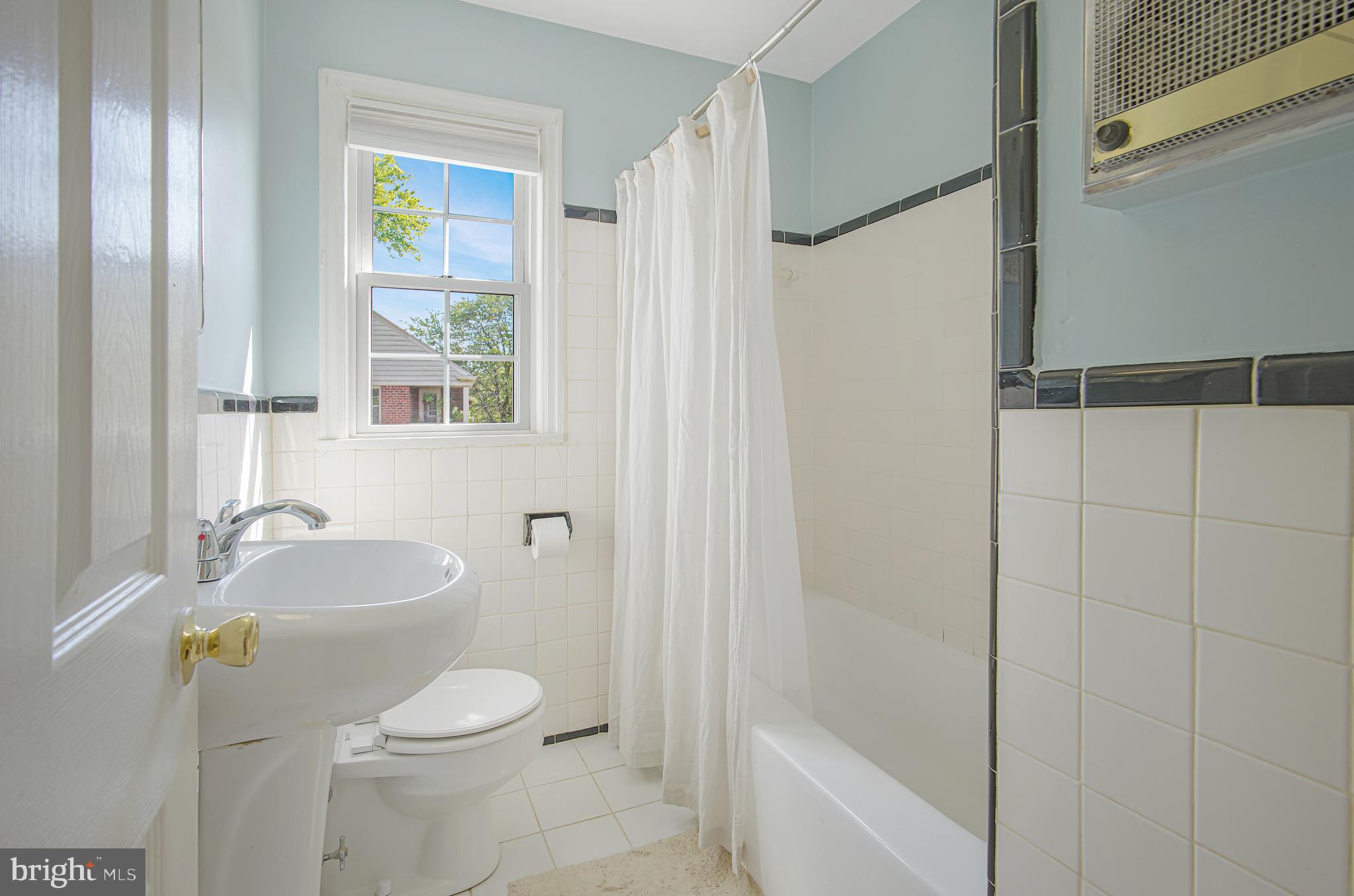 BELLE VIEW CONDOMINIUMS - Residential