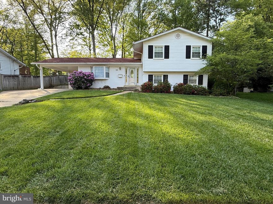 HUGE PRICE IMPROVEMENT!!!

Vienna - Renovated Marshall School Pyramid!

This light-filled 5BR/3BA split-level features gleaming hardwood floors and large windows! The renovated kitchen eat-in kitchen with stainless steel appliances and granite counters. The open living and dining rooms  sliding doors to spacious deck. 4 bedrooms on upper level including en-suite primary with walk-in closet. Lower level offers a family room with fireplace, a 5th bedroom, a full bath,  and doors to back patio.  This house is sited on flat lot with a fully fenced backyard. 1-car carport and storage galore! Amazing location — just minutes minutes to Dunn-Loring Metro, Mosaic District and WO&D bike path! RING system conveys.