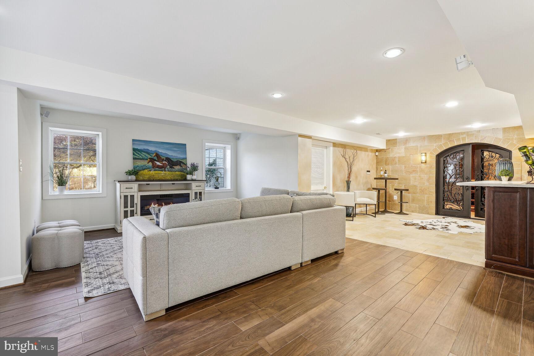 MT. PROSPECT - Residential