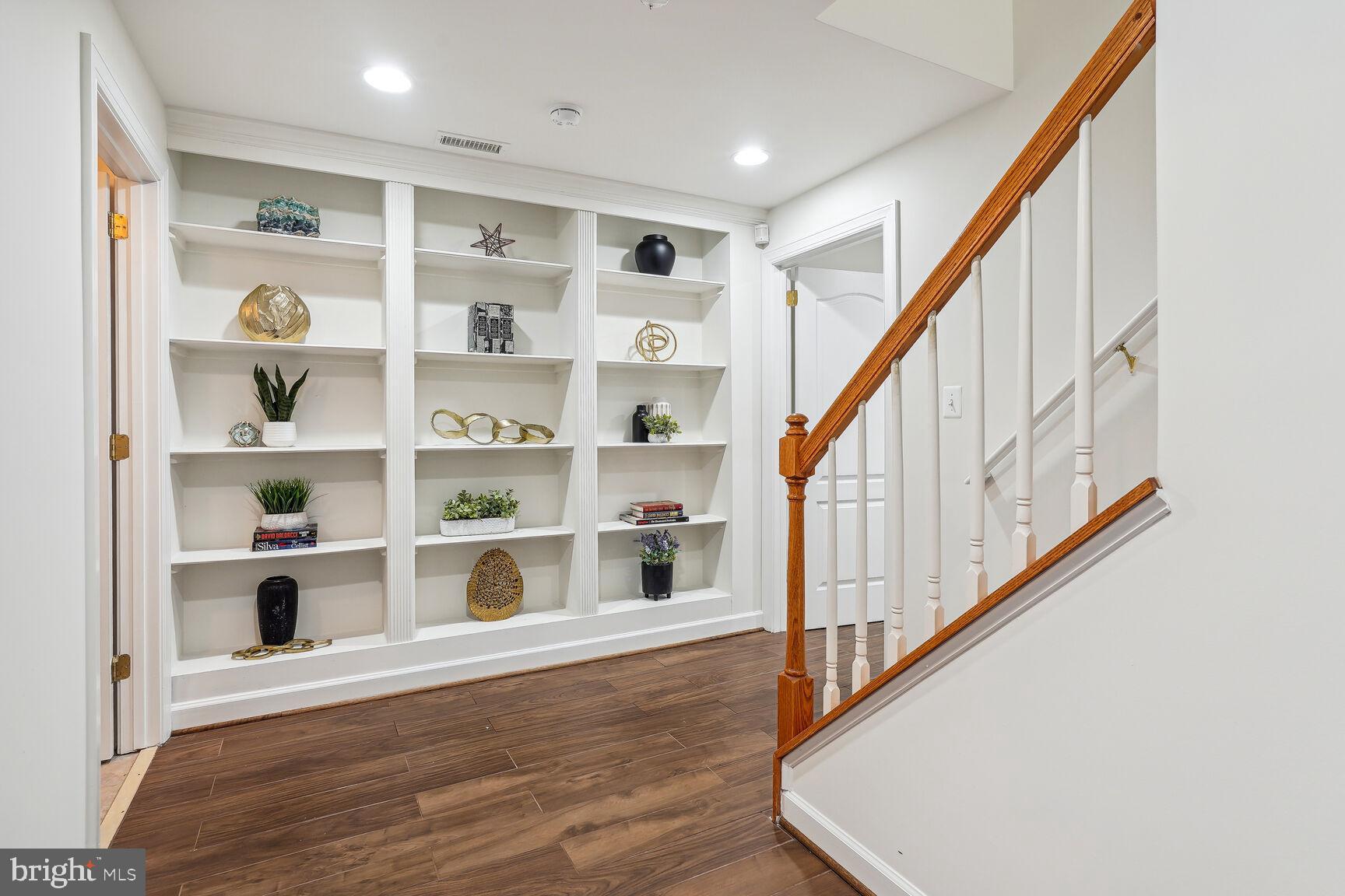 MT. PROSPECT - Residential