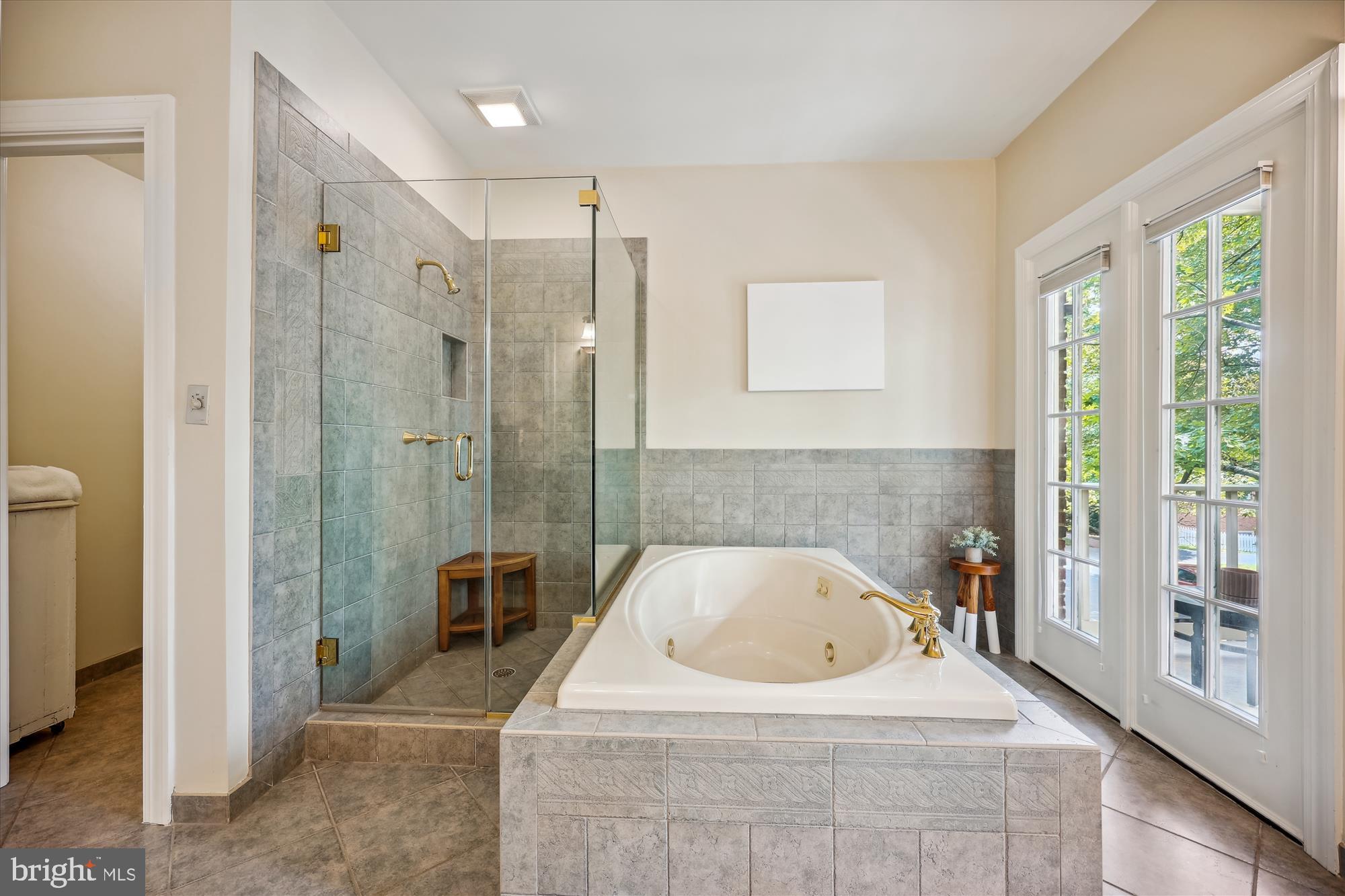 KENTLANDS - Residential