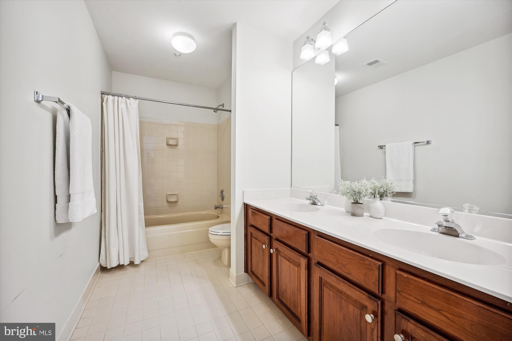 KENTLANDS - Residential