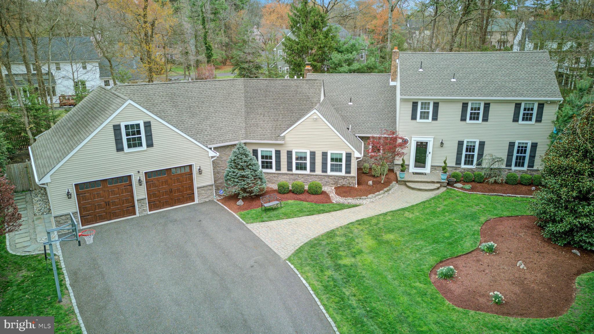 12 RED OAK COURT