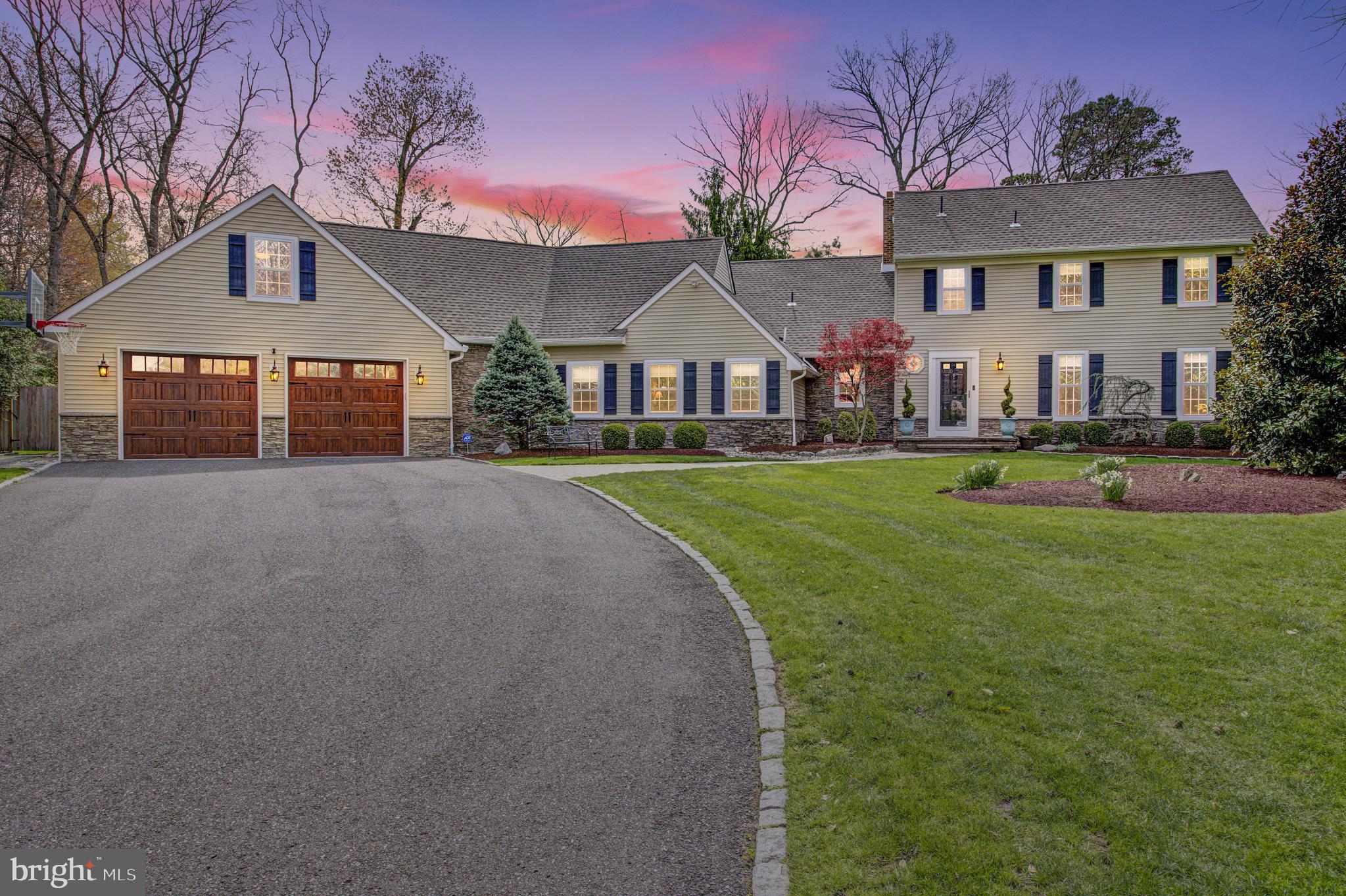 12 RED OAK COURT