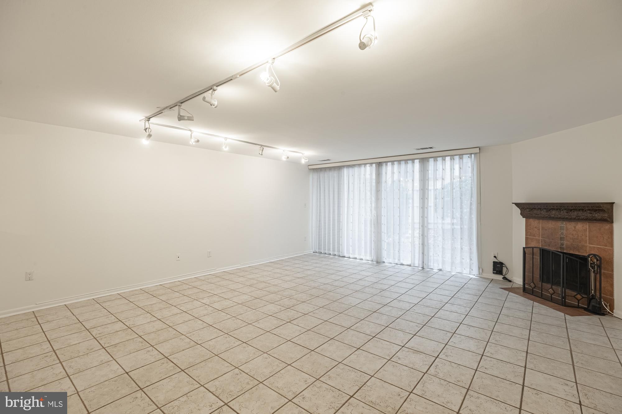 SOUTHAMPTON - Residential