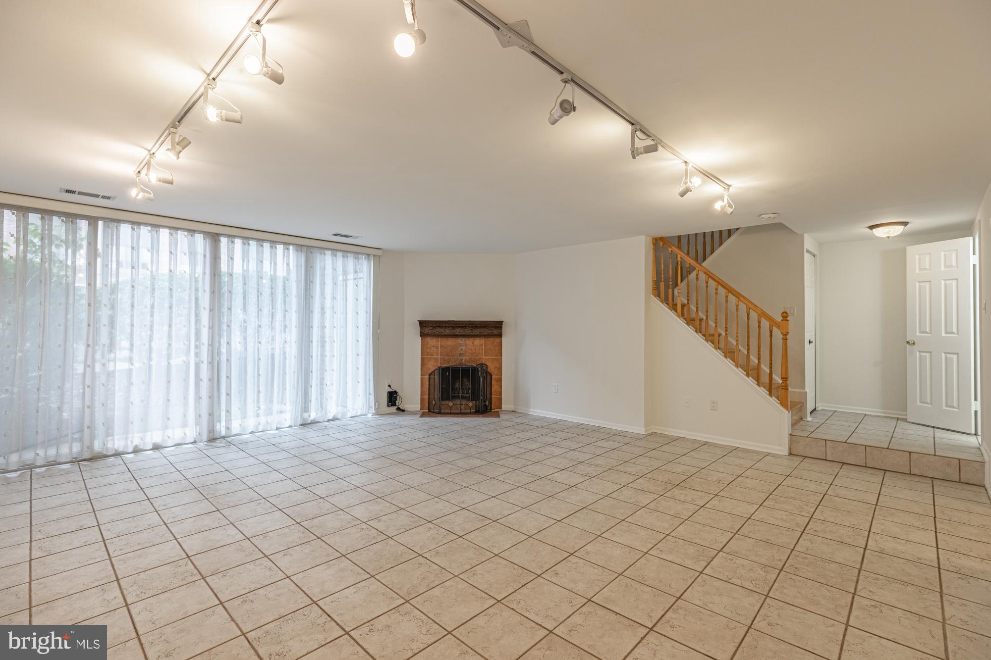 SOUTHAMPTON - Residential