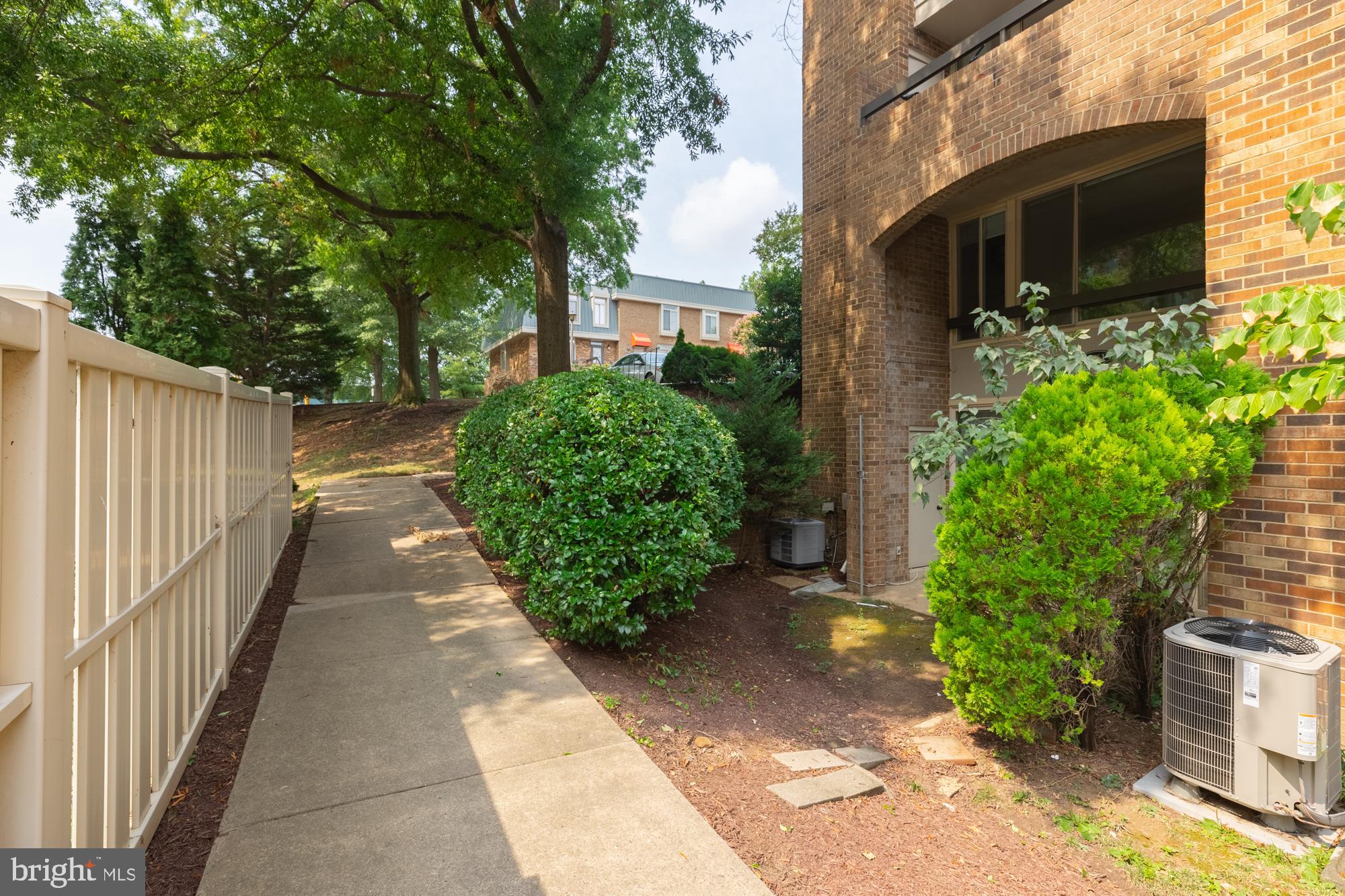 SOUTHAMPTON - Residential