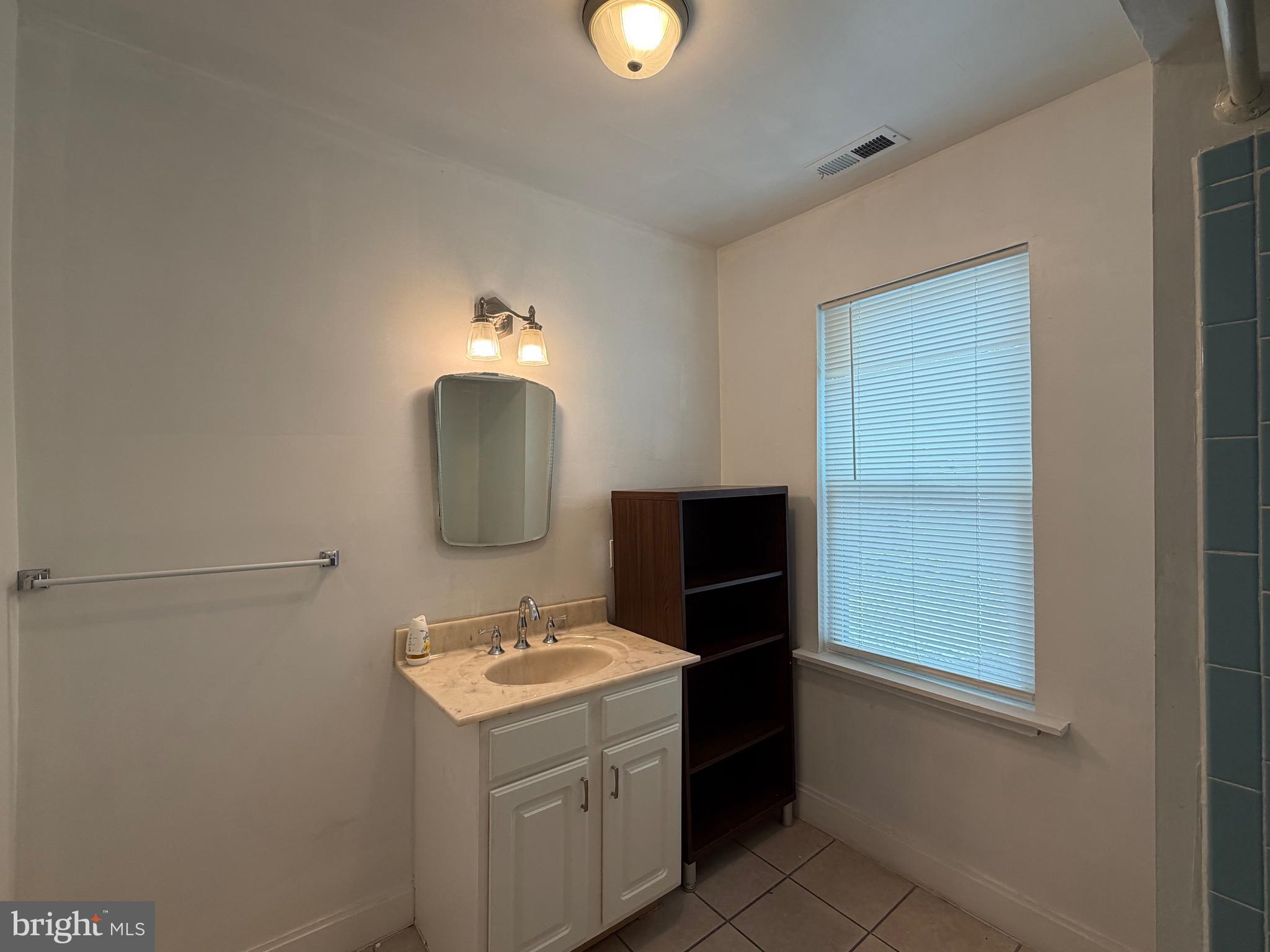 GLENHAM - BELFORD - Residential Lease