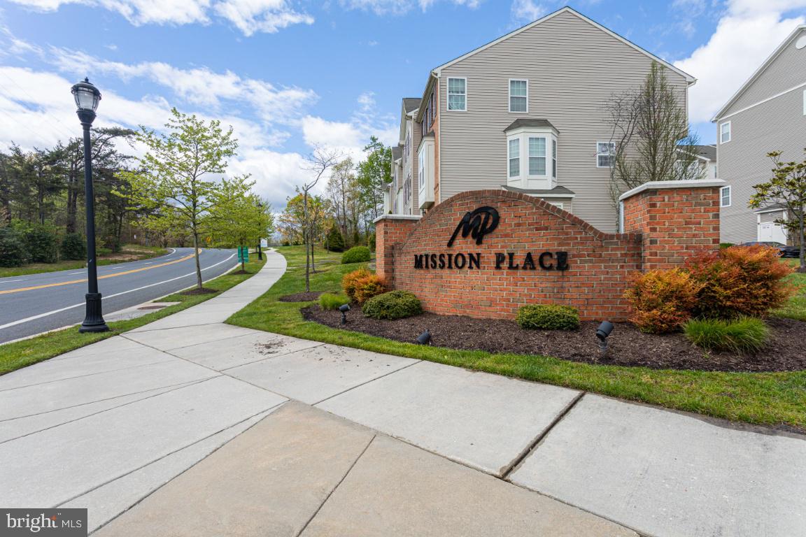 SUMMERFIELD AT MISSION PLACE - Residential