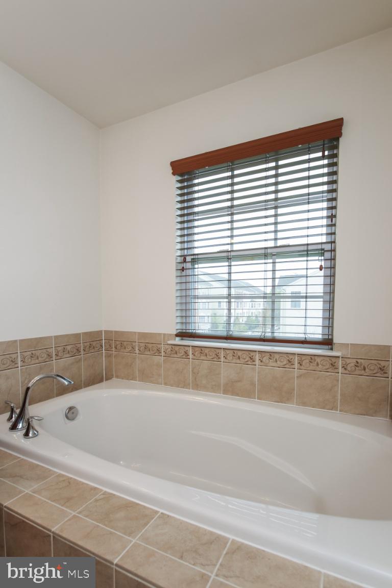 SUMMERFIELD AT MISSION PLACE - Residential