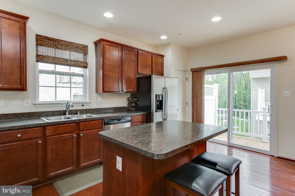 SUMMERFIELD AT MISSION PLACE - Residential