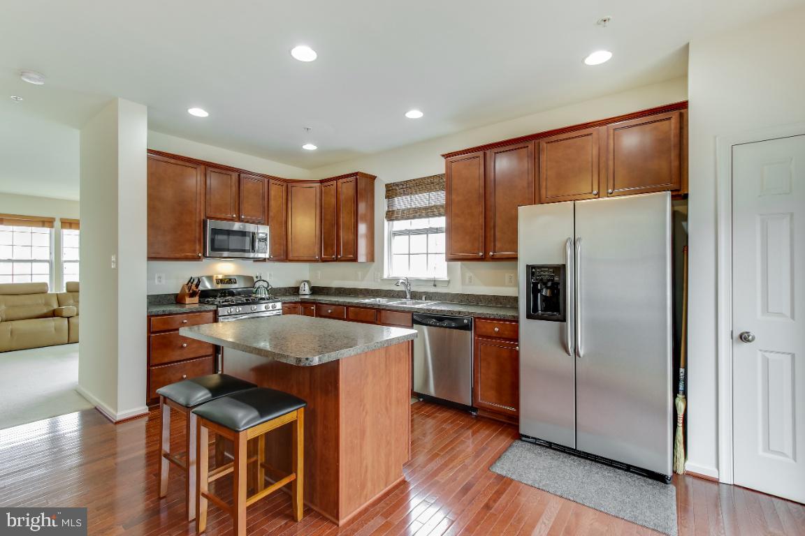 SUMMERFIELD AT MISSION PLACE - Residential