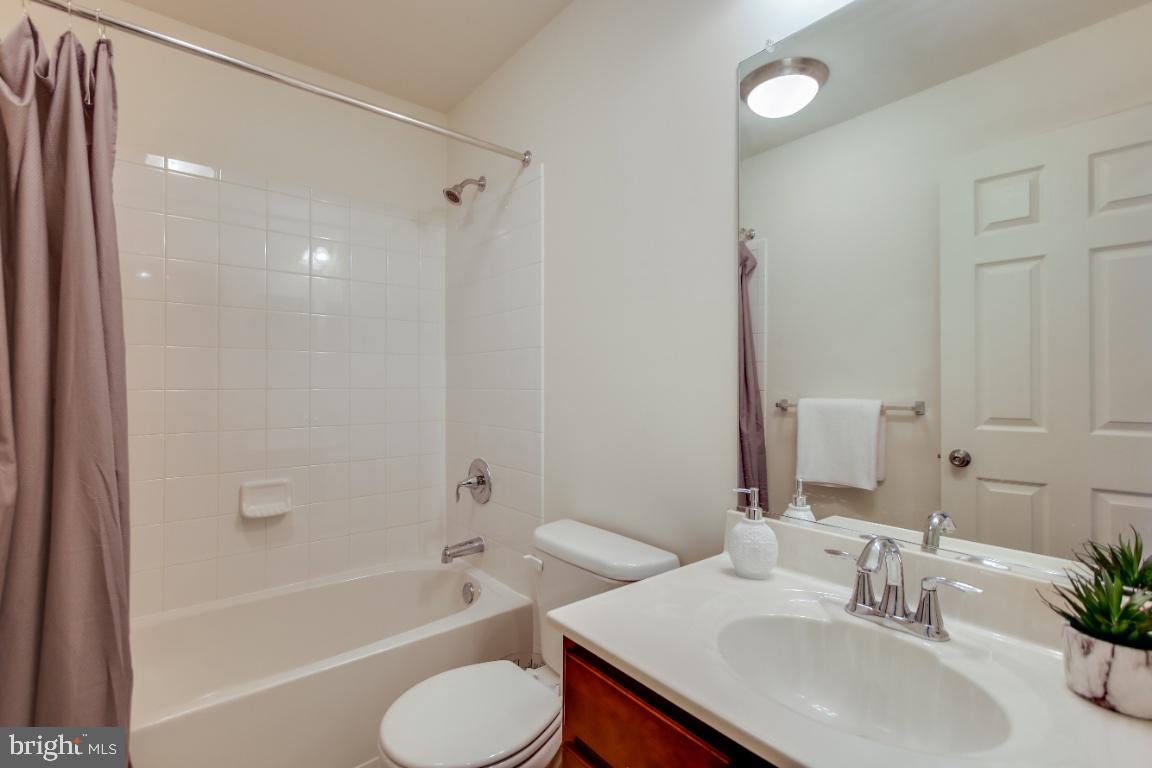 SUMMERFIELD AT MISSION PLACE - Residential