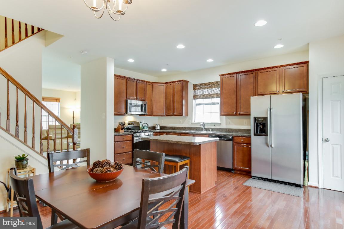 SUMMERFIELD AT MISSION PLACE - Residential