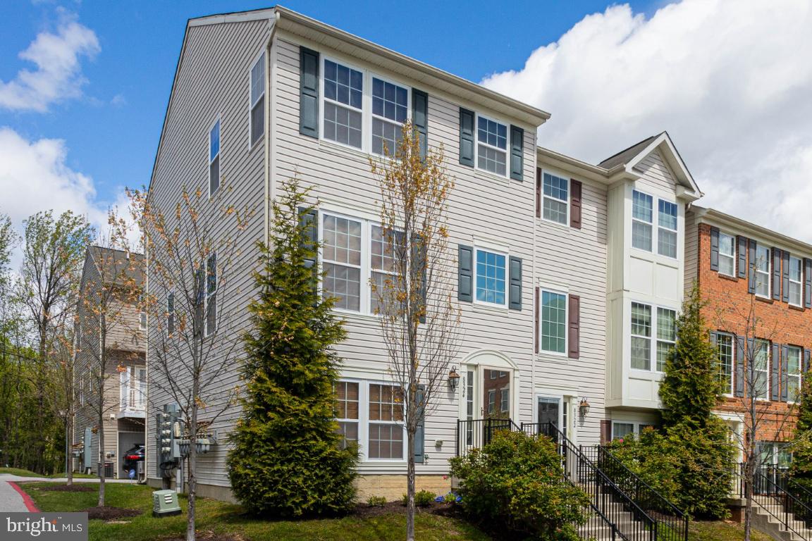 SUMMERFIELD AT MISSION PLACE - Residential