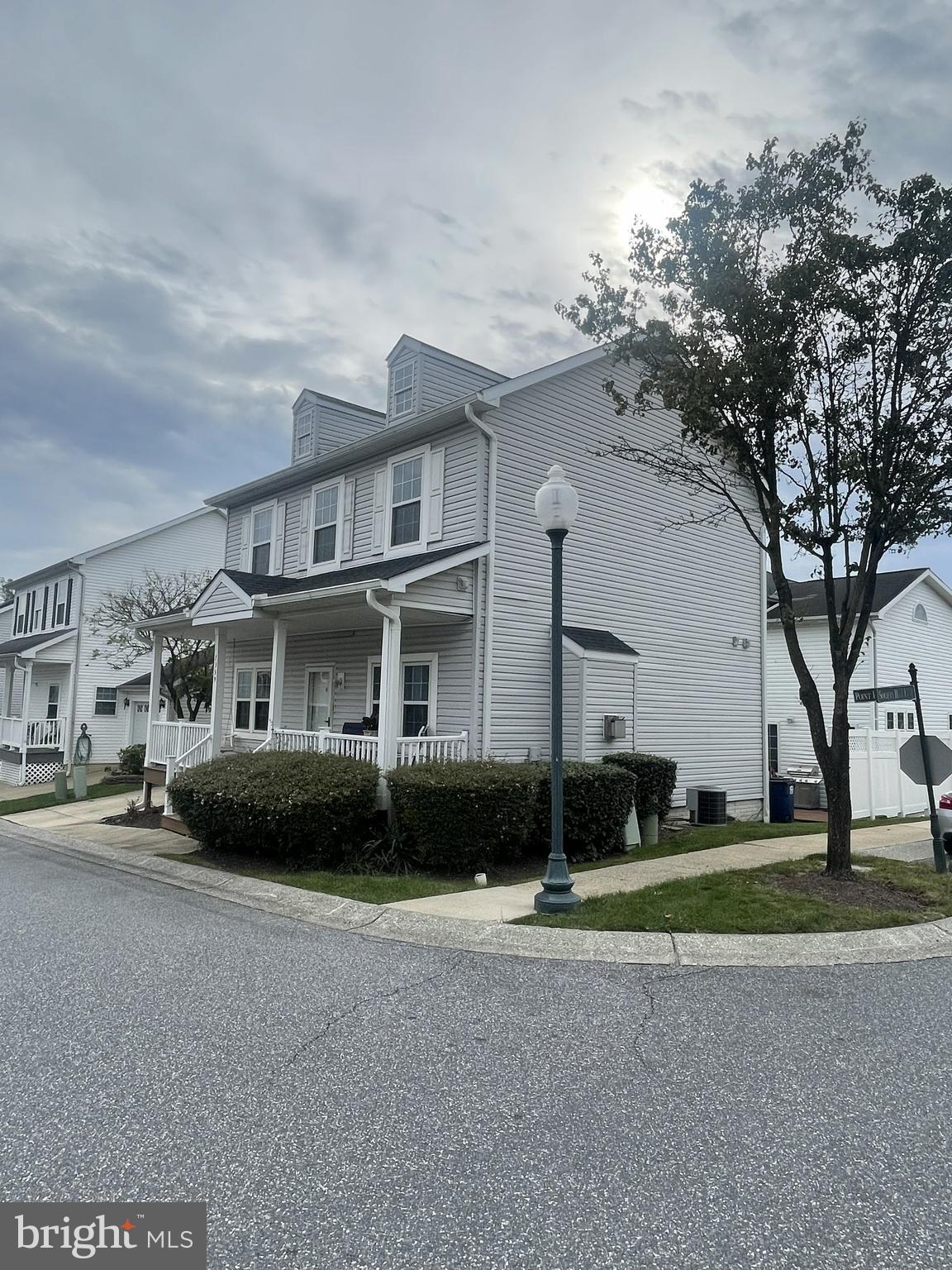 NEW COLONY VILLAGE - Residential