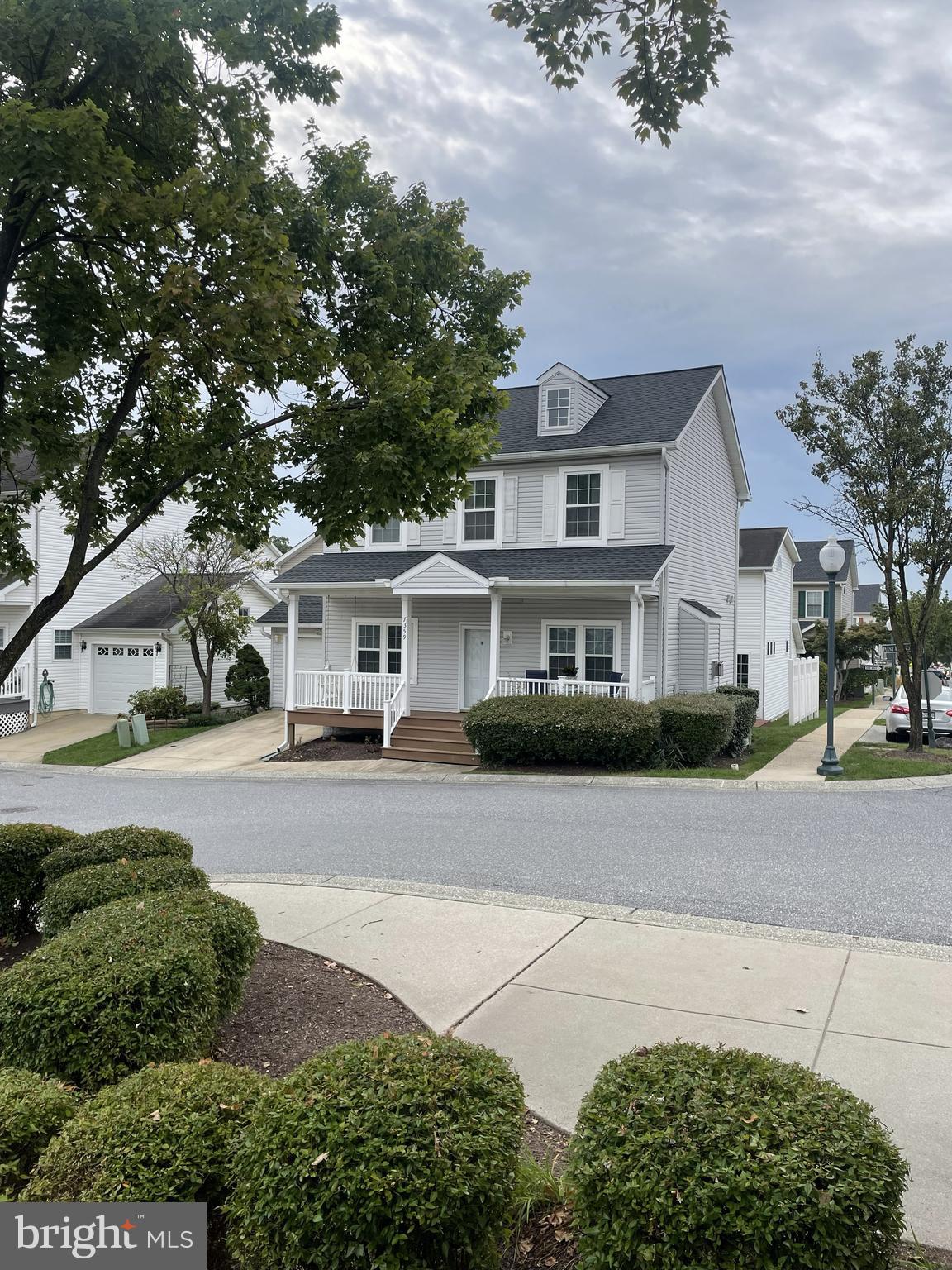 NEW COLONY VILLAGE - Residential