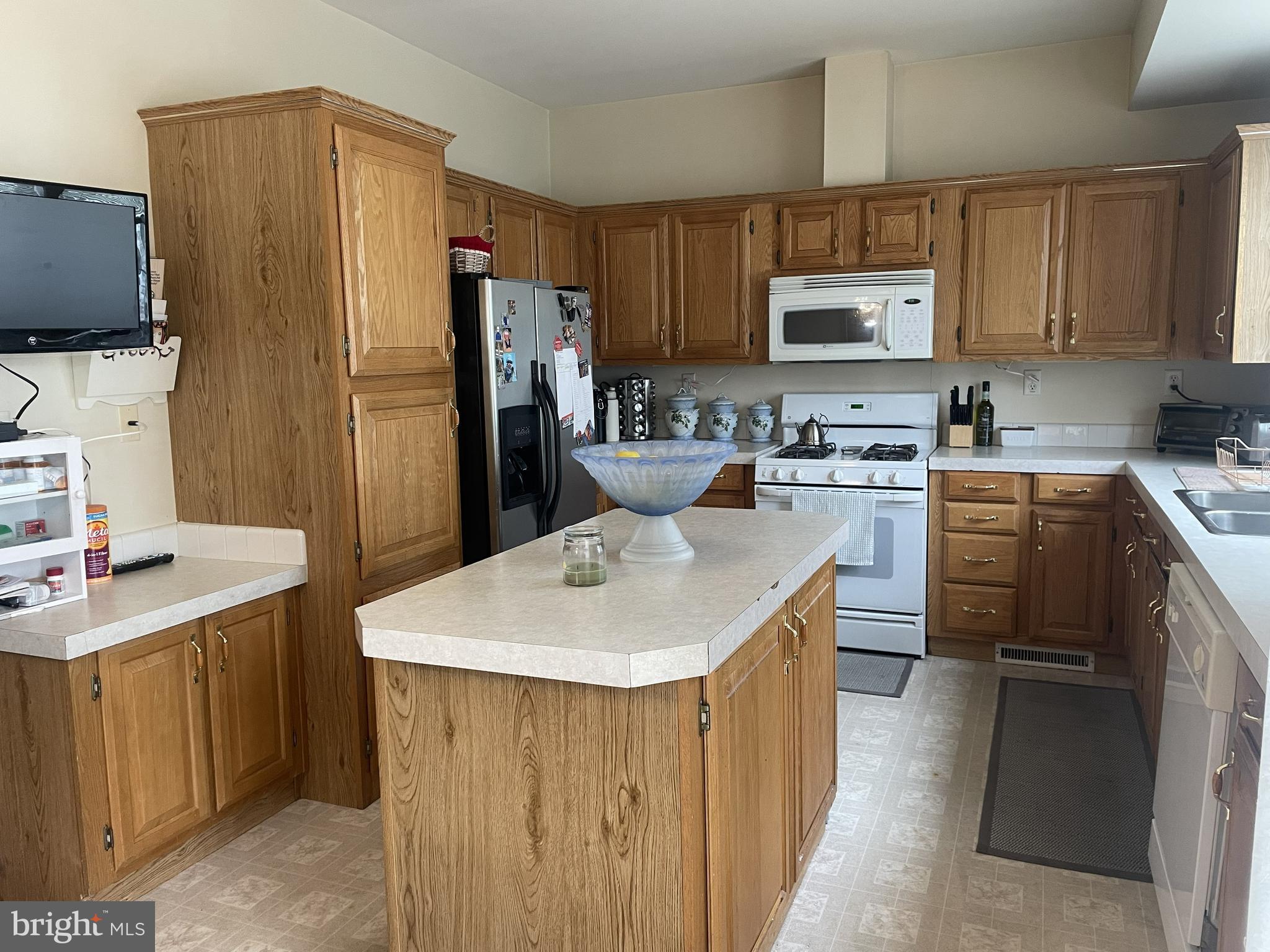 NEW COLONY VILLAGE - Residential