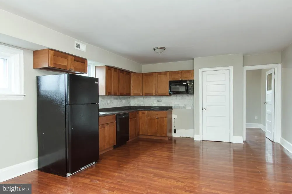 501 S 49th Street Unit 3, Philadelphia, PA 19143