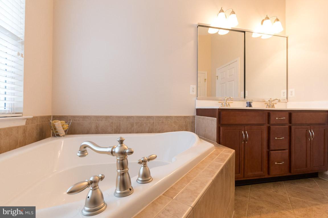 SOUTH RIDING - Residential